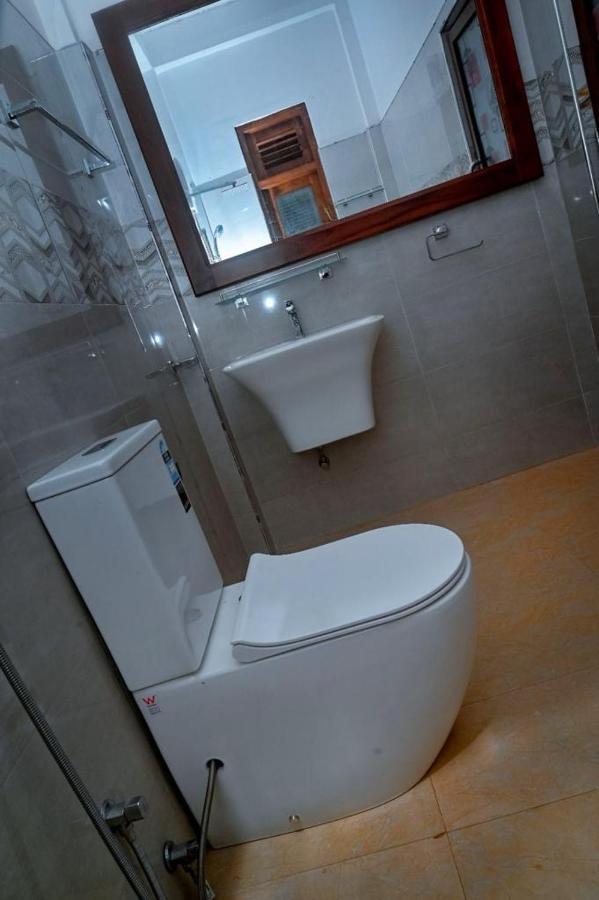 Emerald Home Stay Анурадхапура Екстериор снимка